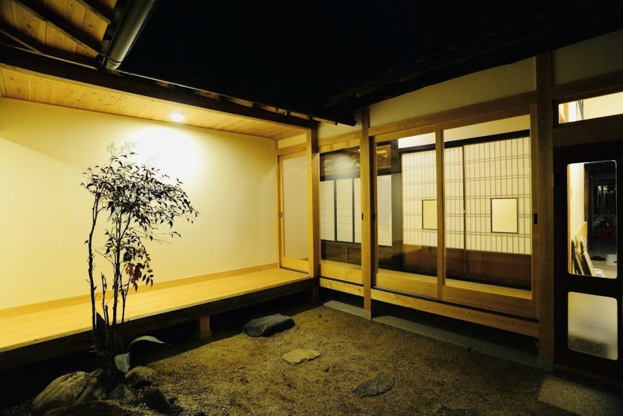 北房まちの駅 ゲストハウス Maniwa Bagian luar foto